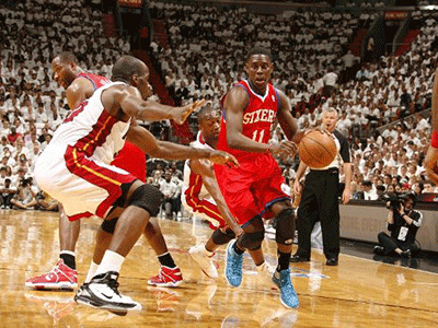 湖人vs活塞比分_湖人vs活塞比分免费观看直播在线_湖人vs活塞比分比赛录像回放